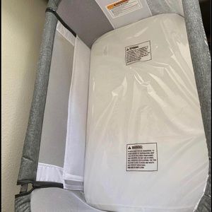 Baby Delight Beside Me Dreamer Bassinet & Bedside Sleeper in Charcoal Tweed